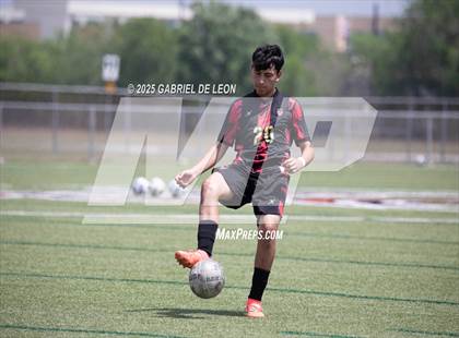 Thumbnail 2 in Progreso vs. La Vernia (UIL Region IV 4A D1 Soccer Semifinals) photogallery.