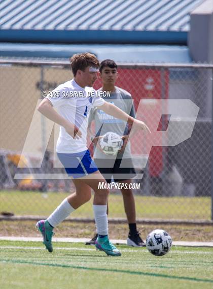 Thumbnail 1 in Progreso vs. La Vernia (UIL Region IV 4A D1 Soccer Semifinals) photogallery.