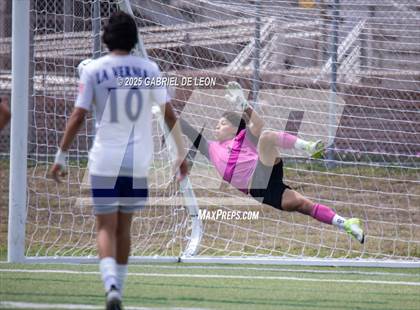 Thumbnail 3 in Progreso vs. La Vernia (UIL Region IV 4A D1 Soccer Semifinals) photogallery.