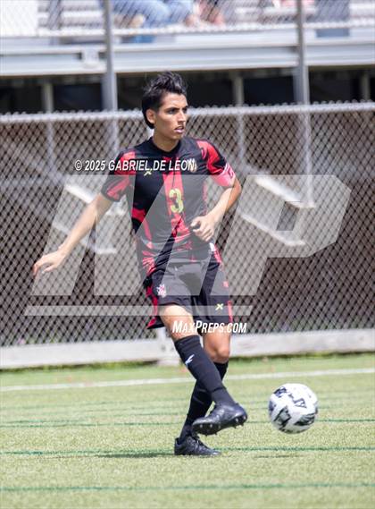 Thumbnail 1 in Progreso vs. La Vernia (UIL Region IV 4A D1 Soccer Semifinals) photogallery.
