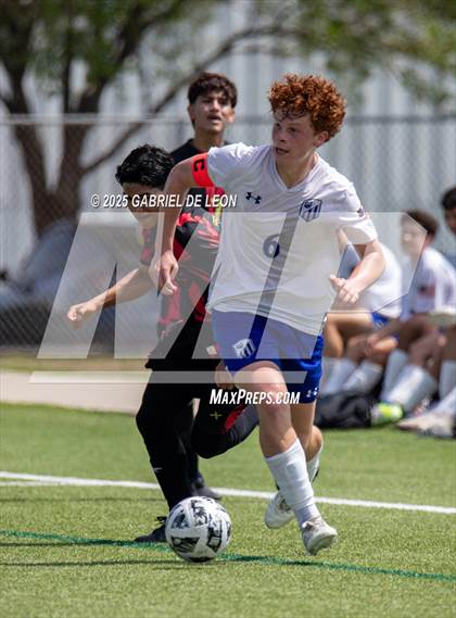 Thumbnail 1 in Progreso vs. La Vernia (UIL Region IV 4A D1 Soccer Semifinals) photogallery.