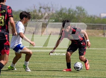 Thumbnail 2 in Progreso vs. La Vernia (UIL Region IV 4A D1 Soccer Semifinals) photogallery.