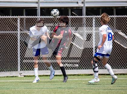 Thumbnail 3 in Progreso vs. La Vernia (UIL Region IV 4A D1 Soccer Semifinals) photogallery.