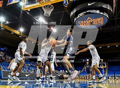 Thumbnail 2 in Servite vs. Loyola photogallery.