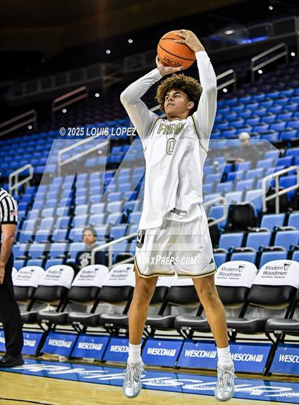 Thumbnail 1 in Servite vs. Loyola photogallery.