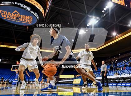 Thumbnail 2 in Servite vs. Loyola photogallery.