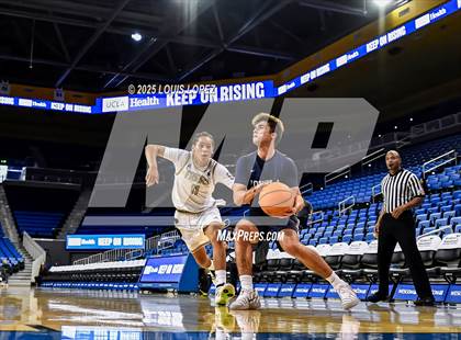 Thumbnail 2 in Servite vs. Loyola photogallery.