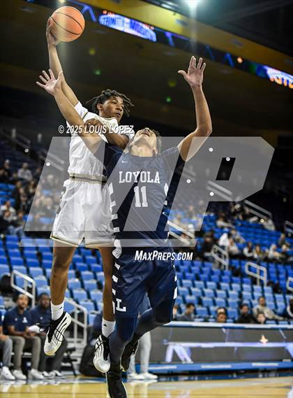 Thumbnail 3 in Servite vs. Loyola photogallery.