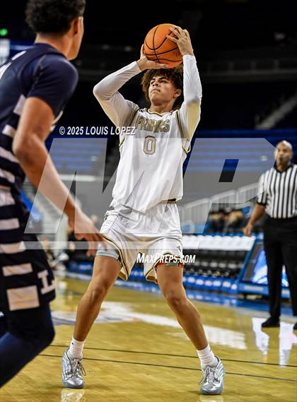 Thumbnail 2 in Servite vs. Loyola photogallery.