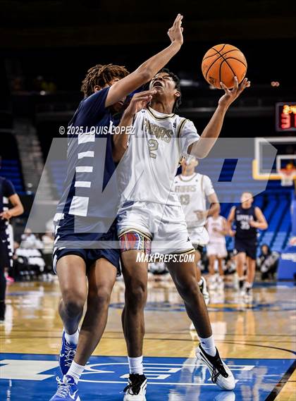 Thumbnail 3 in Servite vs. Loyola photogallery.