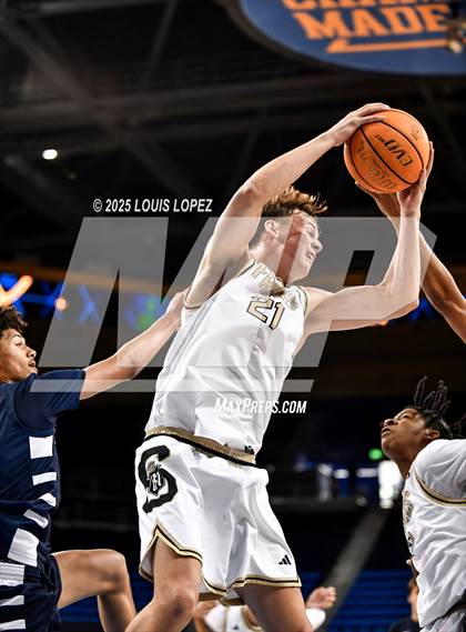 Thumbnail 2 in Servite vs. Loyola photogallery.