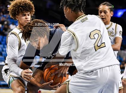 Thumbnail 3 in Servite vs. Loyola photogallery.