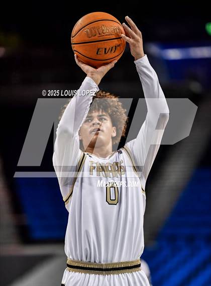 Thumbnail 3 in Servite vs. Loyola photogallery.