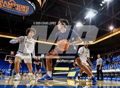 Thumbnail 1 in Servite vs. Loyola photogallery.