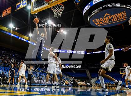 Thumbnail 1 in Servite vs. Loyola photogallery.