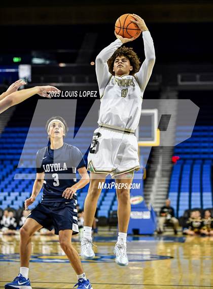 Thumbnail 3 in Servite vs. Loyola photogallery.