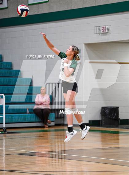 Thumbnail 2 in Round Top-Carmine vs Neches (UIL 1A Region IV Final) photogallery.