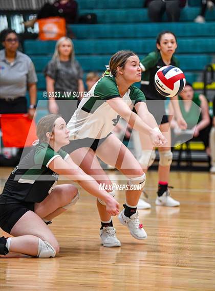 Thumbnail 2 in Round Top-Carmine vs Neches (UIL 1A Region IV Final) photogallery.