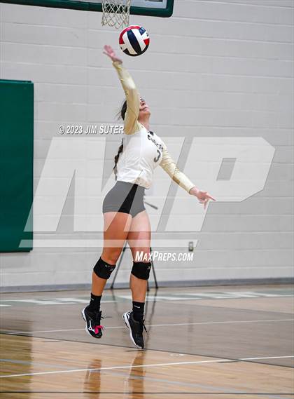 Thumbnail 3 in Round Top-Carmine vs Neches (UIL 1A Region IV Final) photogallery.