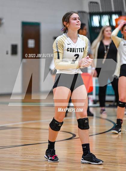 Thumbnail 3 in Round Top-Carmine vs Neches (UIL 1A Region IV Final) photogallery.