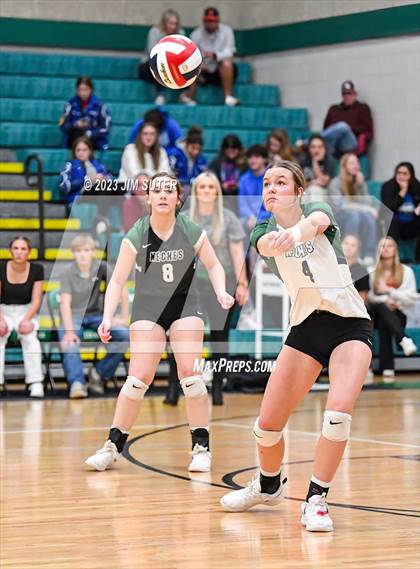 Thumbnail 1 in Round Top-Carmine vs Neches (UIL 1A Region IV Final) photogallery.