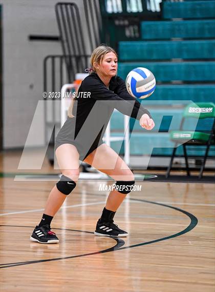 Thumbnail 3 in Round Top-Carmine vs Neches (UIL 1A Region IV Final) photogallery.