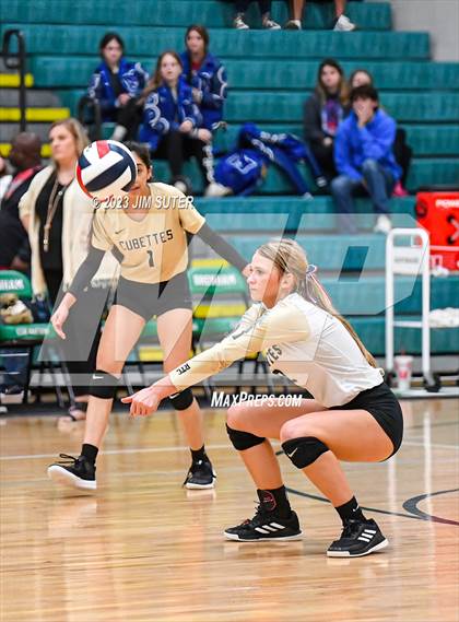 Thumbnail 3 in Round Top-Carmine vs Neches (UIL 1A Region IV Final) photogallery.