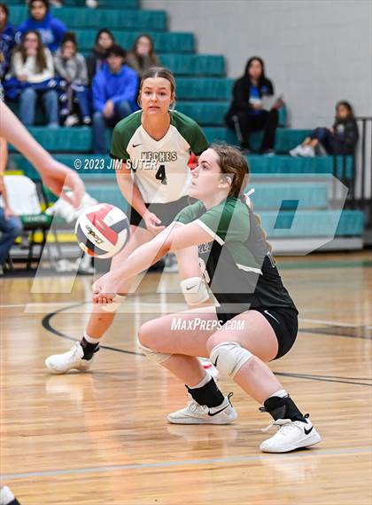 Thumbnail 1 in Round Top-Carmine vs Neches (UIL 1A Region IV Final) photogallery.