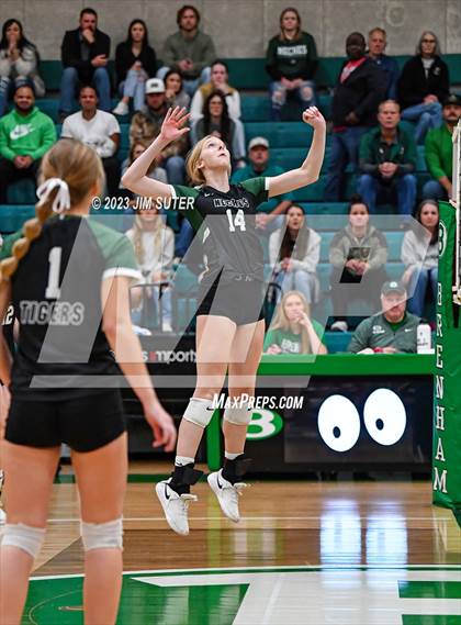 Thumbnail 3 in Round Top-Carmine vs Neches (UIL 1A Region IV Final) photogallery.