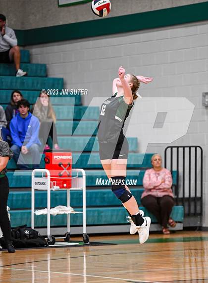 Thumbnail 3 in Round Top-Carmine vs Neches (UIL 1A Region IV Final) photogallery.