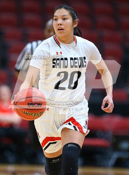Thumbnail 2 in Winslow vs. Page (AIA 3A Semifinals) photogallery.