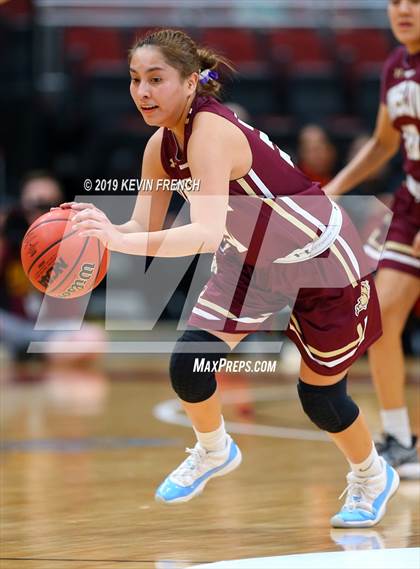 Thumbnail 3 in Winslow vs. Page (AIA 3A Semifinals) photogallery.