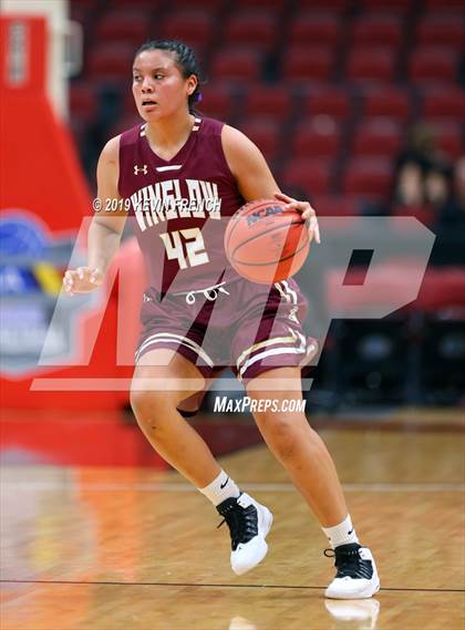 Thumbnail 2 in Winslow vs. Page (AIA 3A Semifinals) photogallery.
