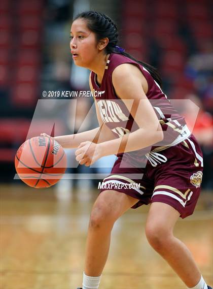 Thumbnail 2 in Winslow vs. Page (AIA 3A Semifinals) photogallery.