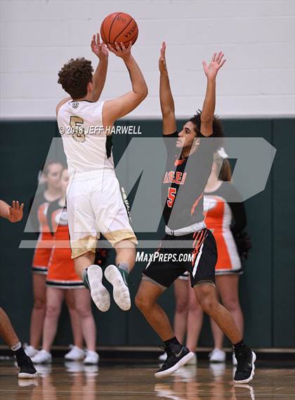 Thumbnail 2 in GlenOak vs. Green photogallery.