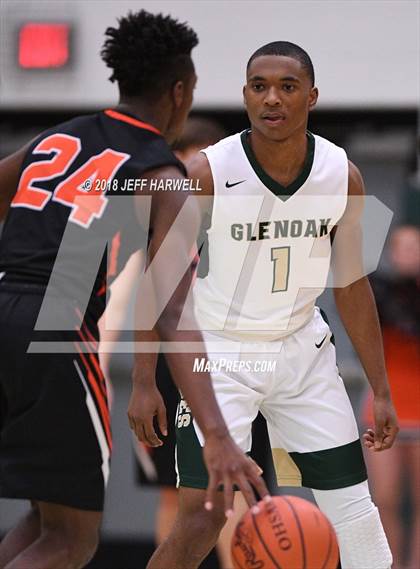 Thumbnail 2 in GlenOak vs. Green photogallery.