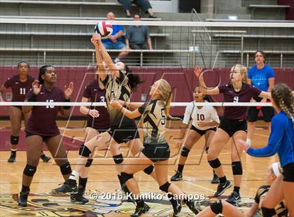 Thumbnail 2 in The Colony @ Lewisville photogallery.