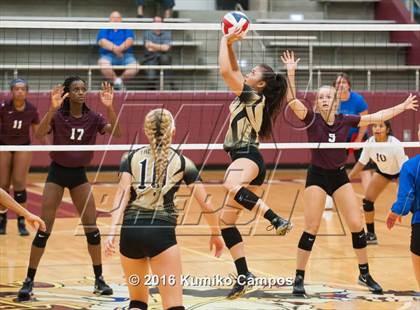 Thumbnail 3 in The Colony @ Lewisville photogallery.