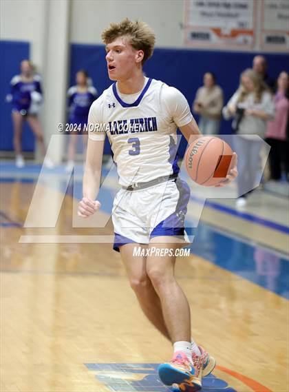 Thumbnail 3 in Mundelein @ Lake Zurich photogallery.