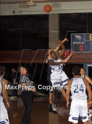 Thumbnail 1 in Coronado vs Rancho Bernardo (Torrey Pines Holiday Prep Classic) photogallery.