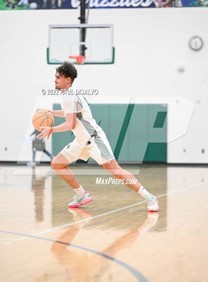 Thumbnail 2 in Arapahoe vs. George Washington (Tip-Off Classic) photogallery.