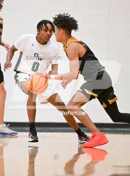 Thumbnail 2 in Arapahoe vs. George Washington (Tip-Off Classic) photogallery.