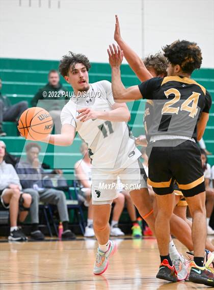 Thumbnail 3 in Arapahoe vs. George Washington (Tip-Off Classic) photogallery.