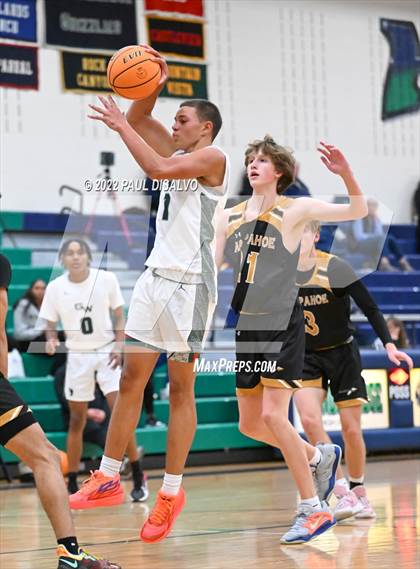 Thumbnail 2 in Arapahoe vs. George Washington (Tip-Off Classic) photogallery.
