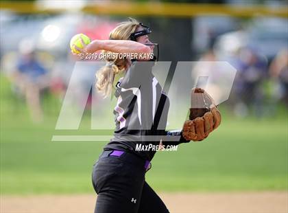 Thumbnail 2 in Eldorado @ Harrisburg (IHSA 2A Regional Championship) photogallery.