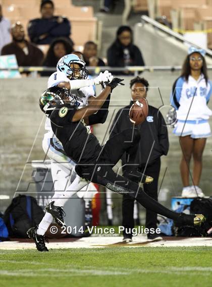 Thumbnail 3 in Narbonne vs. Carson (CIF L.A.C.S. D1 Final) photogallery.