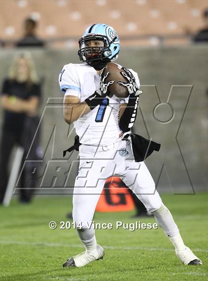 Thumbnail 3 in Narbonne vs. Carson (CIF L.A.C.S. D1 Final) photogallery.