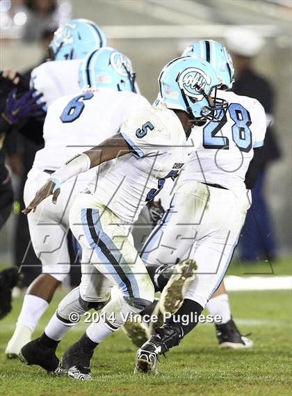 Thumbnail 1 in Narbonne vs. Carson (CIF L.A.C.S. D1 Final) photogallery.