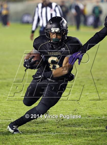 Thumbnail 2 in Narbonne vs. Carson (CIF L.A.C.S. D1 Final) photogallery.