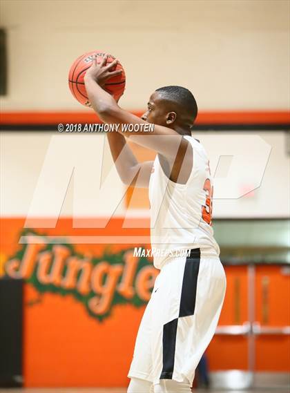 Thumbnail 2 in Douglas Byrd @ South View photogallery.